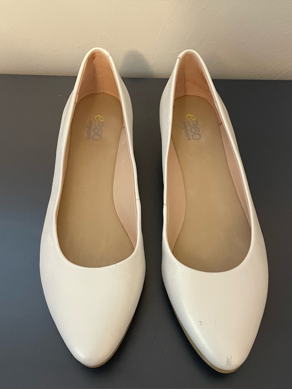 Easy Spirit Off White e360 flats Size 7